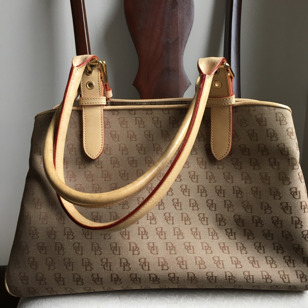 Dooney & Bourke  purse